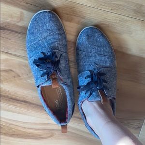 Toms tennis shoes
